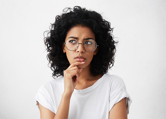 Who-is-a-candidate-For-laser-Vitreolysis-img Symptoms and risk factors of cataracts illustration